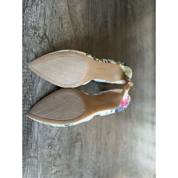 Bandolino Floral Heels - Multicolor - Picture 6 of 9